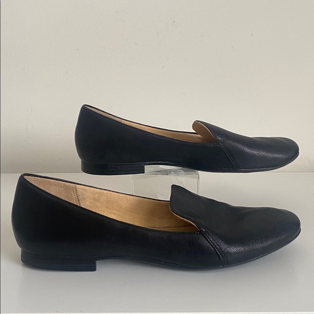 Naturalizer Black Leather Loafers